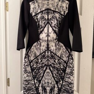 London Times Size 8 Geometric Black & White Sheath Dress — Excellent